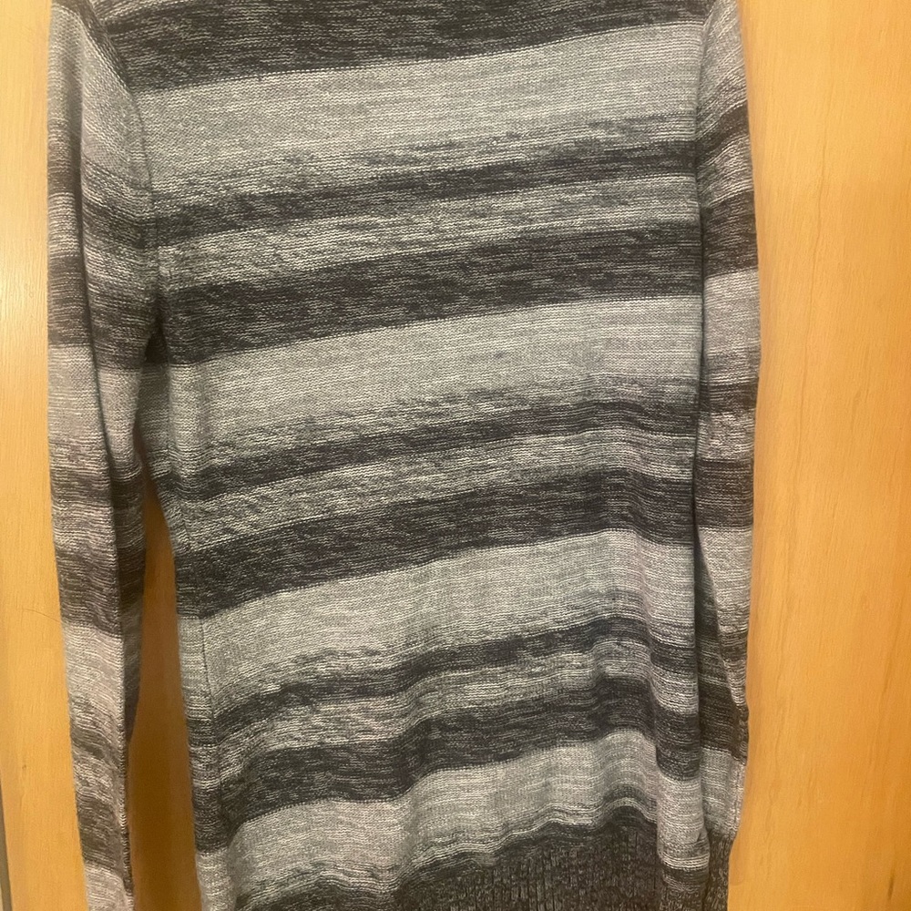 Ladies Roxy button up sweater - Picture 5 of 6
